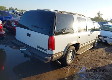 1997 Chevrolet Tahoe C1500 z USA, uszkodzony, nr VIN 1GNEC13R2VJ412782